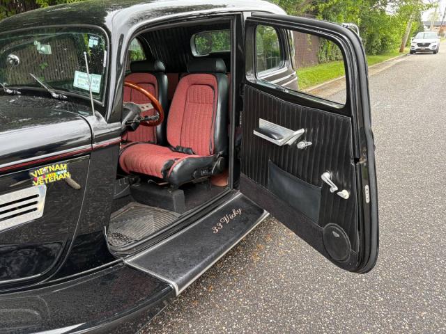 Ford Tudor Vicy image 2