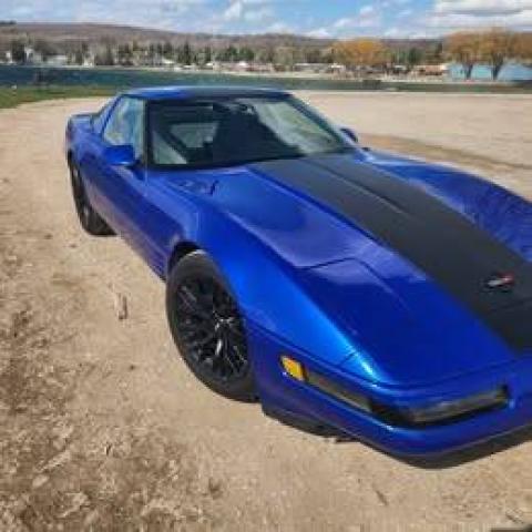Chevrolet Corvette image 2