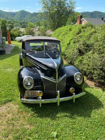 Ford Deluxe image 5