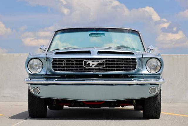 Ford Mustang Convertible image 1