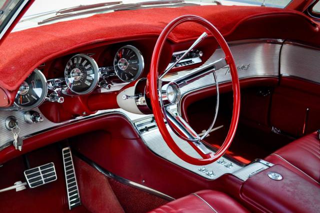 Ford Thunderbird image 2