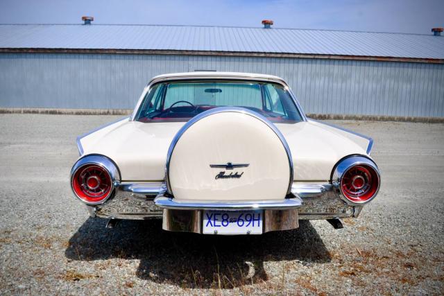 Ford Thunderbird image 8