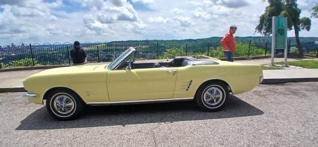 Ford Mustang image 8