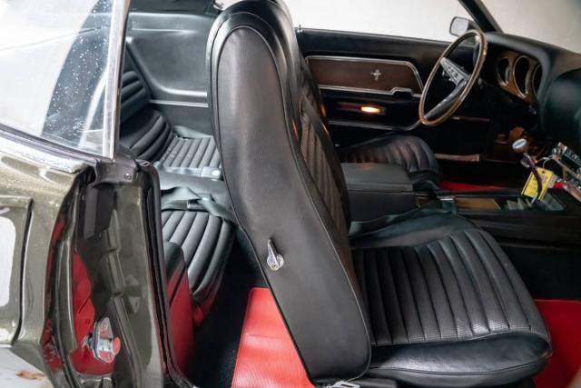 Ford Mustang image 7