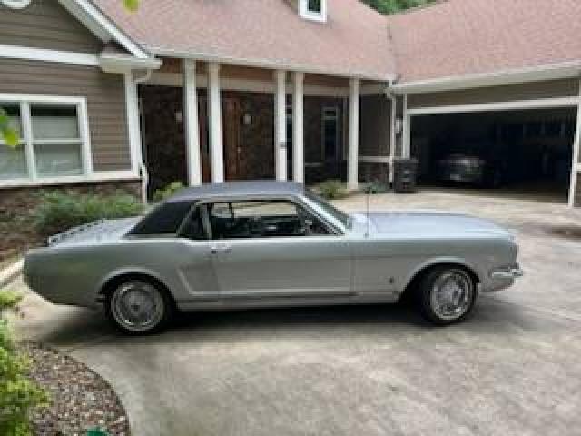 Ford Mustang image 5
