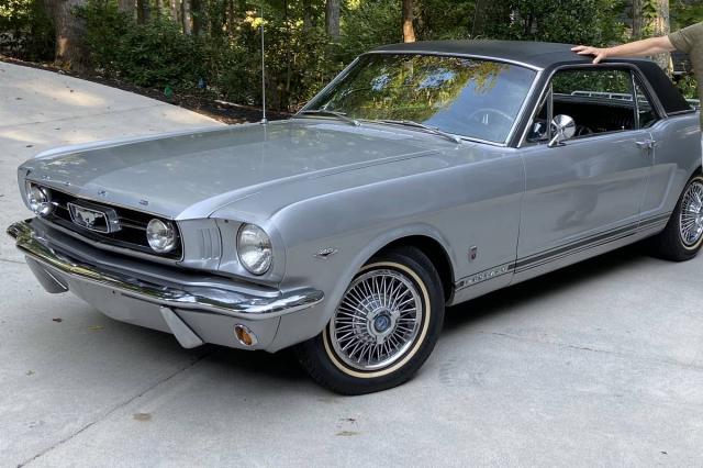 Ford Mustang image 4