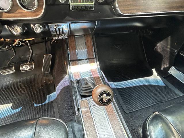 Ford Mustang image 9