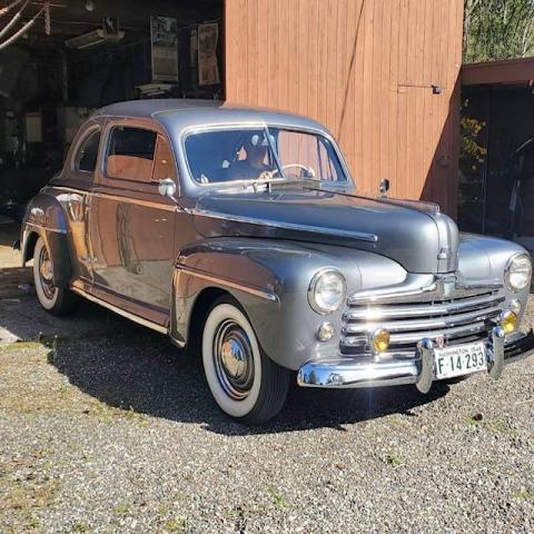 Ford 2 Door Coupe image 3