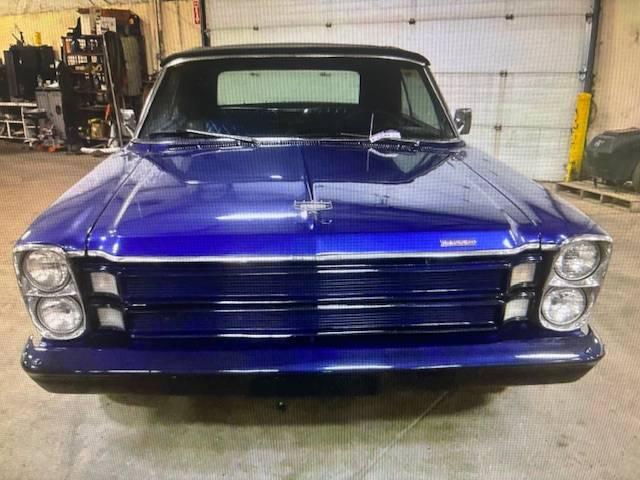 Ford Galaxie 500 Convertible image 5