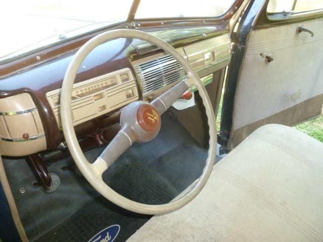 Ford Deluxe image 2