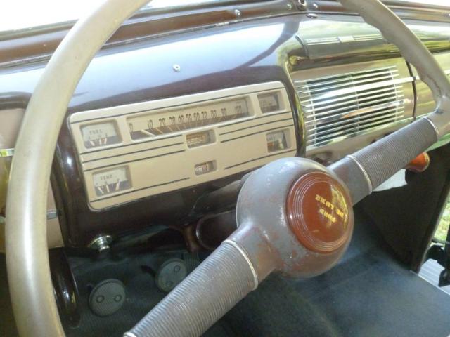 Ford Deluxe image 3