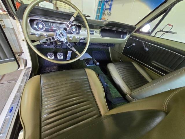 Ford Mustang image 9
