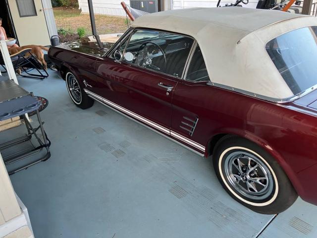 Ford Mustang Convertible image 2