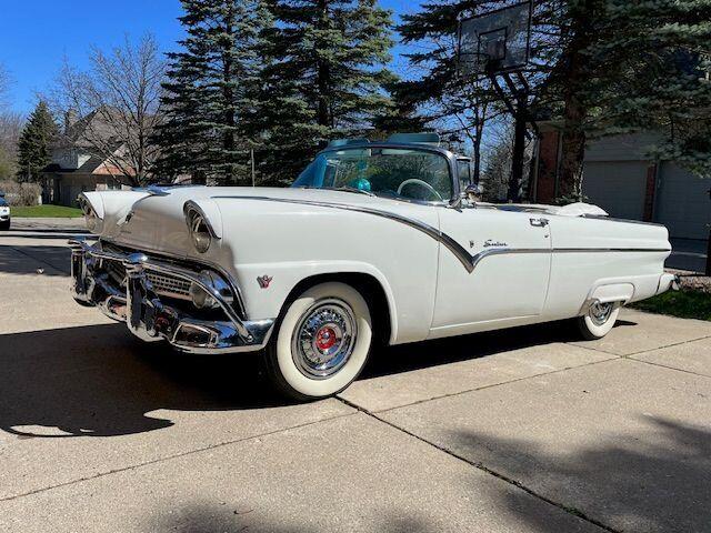 Ford Fairlane 1955