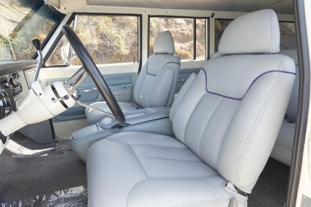 Chevrolet Suburban image 1