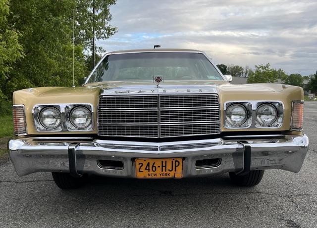 Chrysler Newport image 2