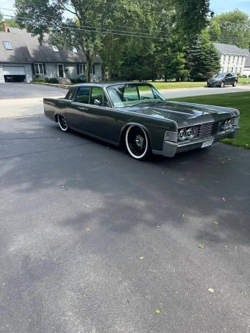 Lincoln Continental image 2