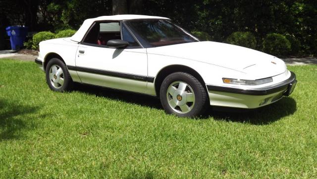 Buick Reatta image 9