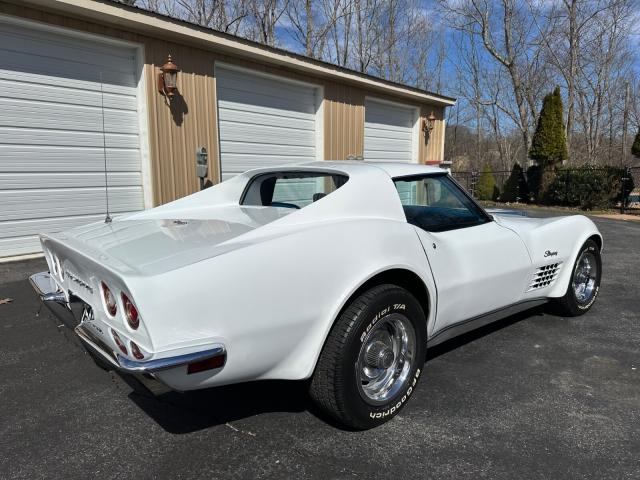 Chevrolet Corvette image 8