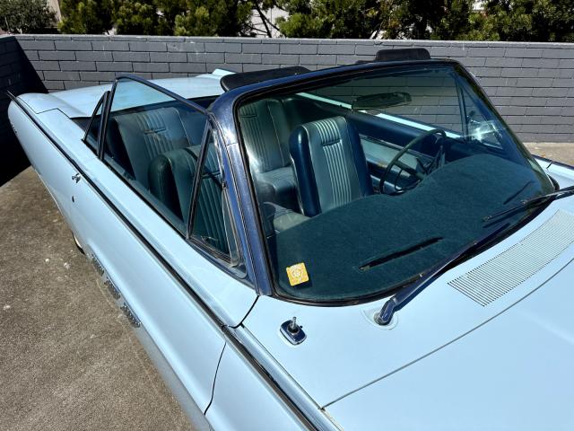 Ford Thunderbird image 9