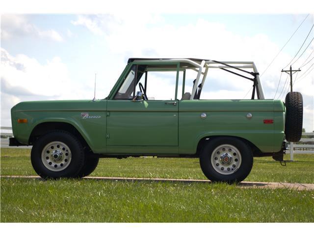 Ford Bronco image 8