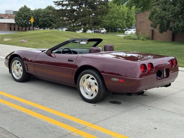 Chevrolet Corvette image 6