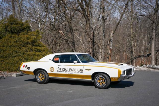 Oldsmobile Cutlass Hurst/olds image 2