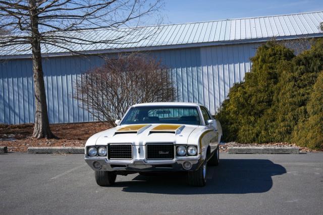 Oldsmobile Cutlass Hurst/olds image 3