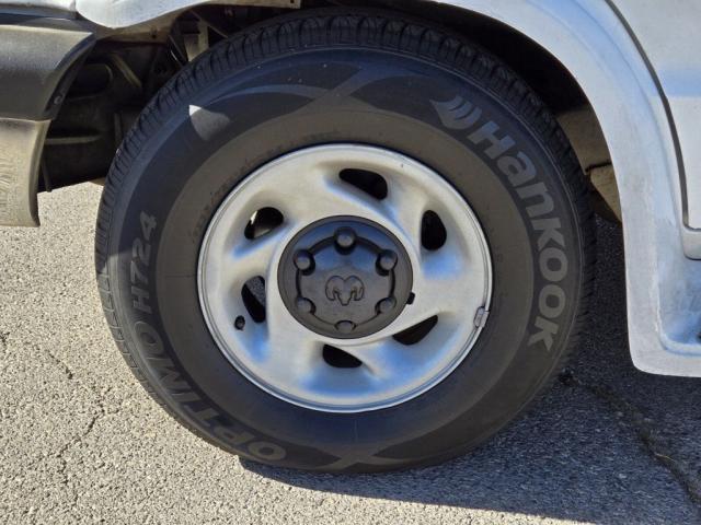 Dodge Ram Van image 5