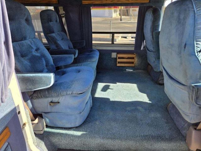 Dodge Ram Van image 6