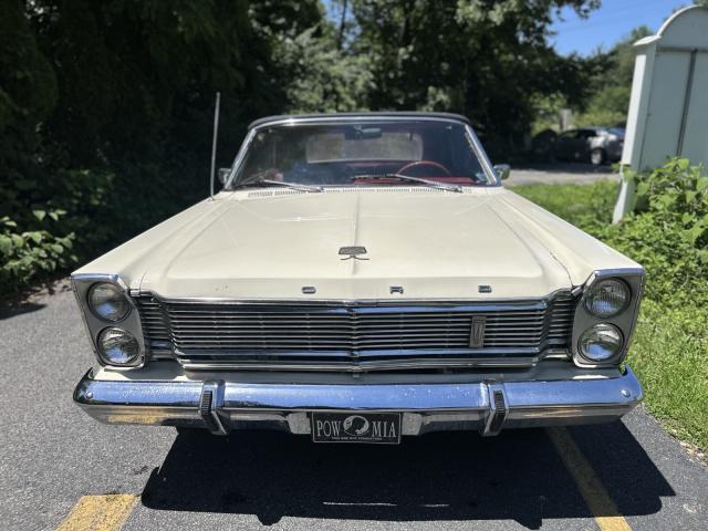 Ford Galaxie image 5