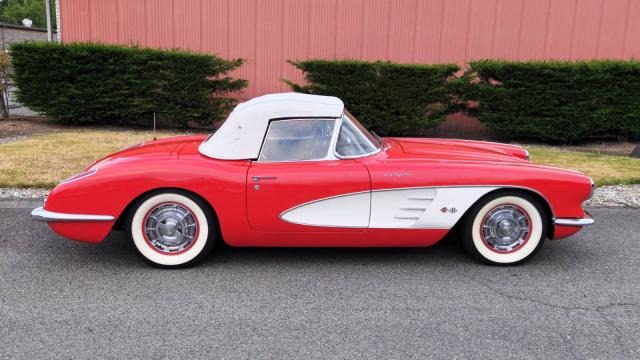 Chevrolet Corvette image 1