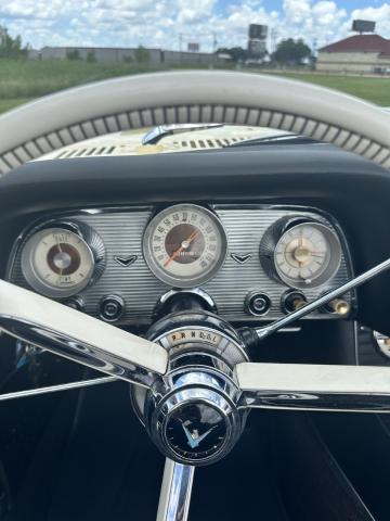 Ford Thunderbird image 8