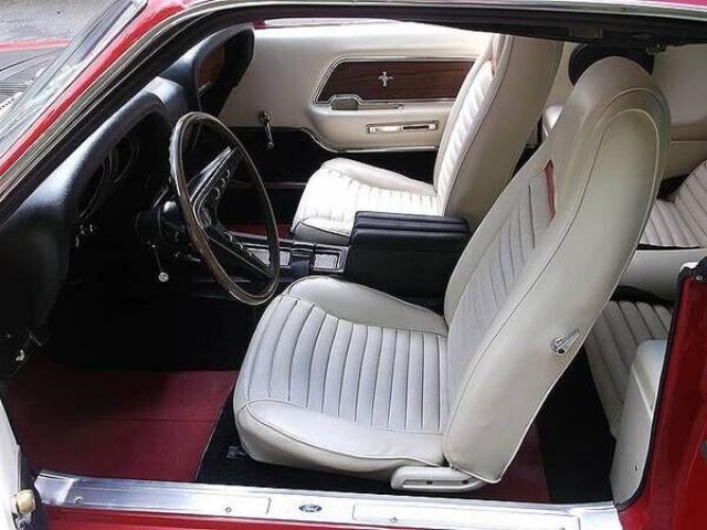 Ford Mustang image 8
