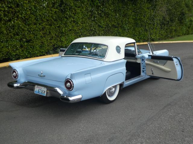 Ford Thunderbird image 8