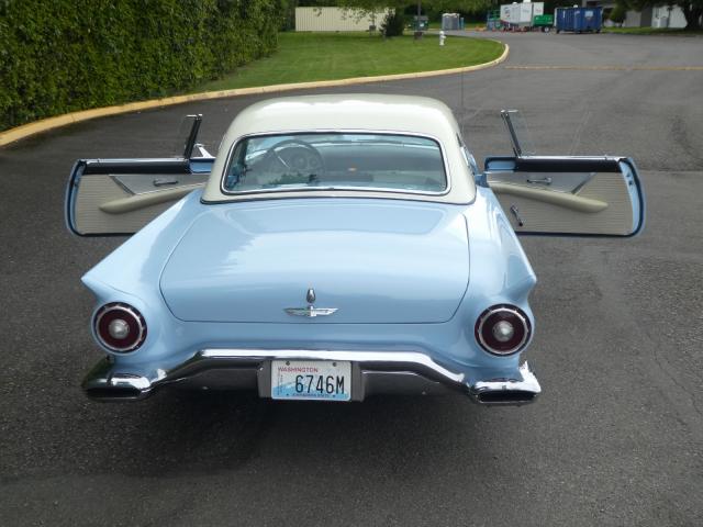 Ford Thunderbird image 9