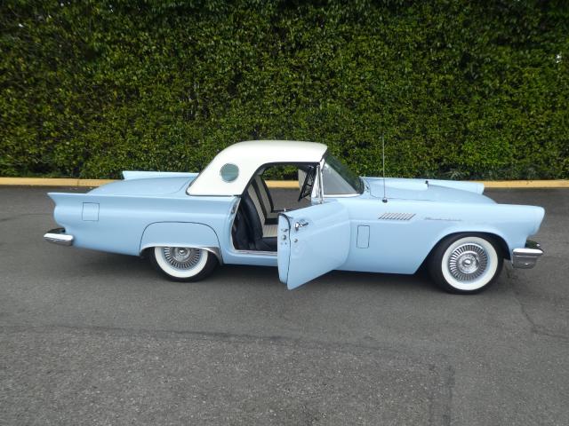 Ford Thunderbird image 4