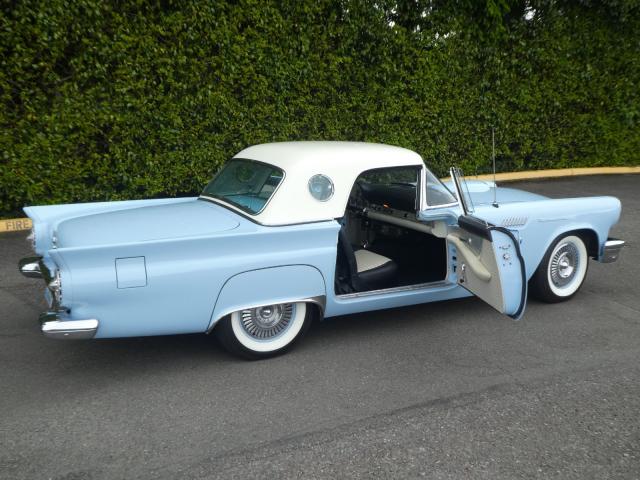 Ford Thunderbird image 6
