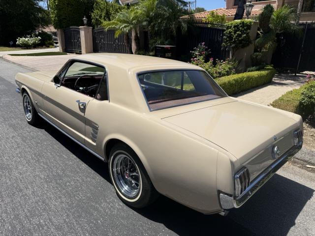 Ford Mustang image 4