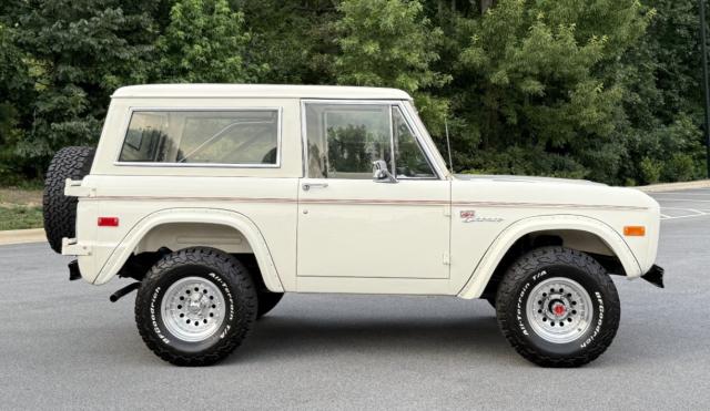Ford Bronco image 3