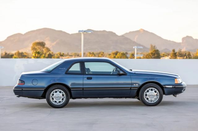 Ford Thunderbird image 3