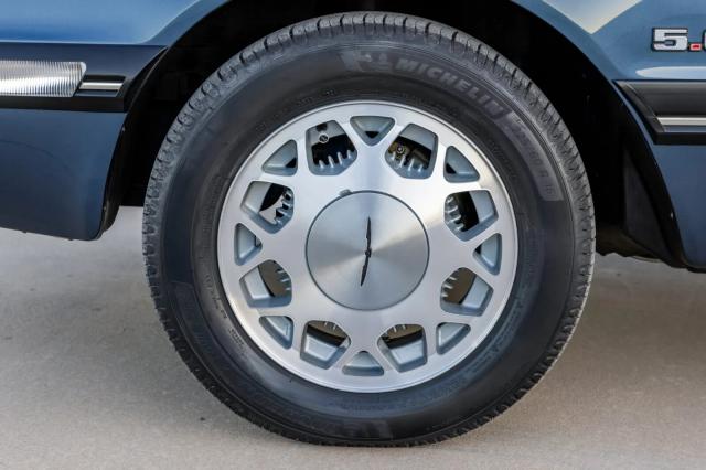Ford Thunderbird image 1