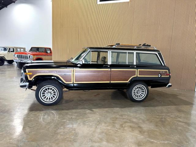 Jeep Wagoneer image 3
