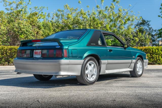 Ford Mustang image 1