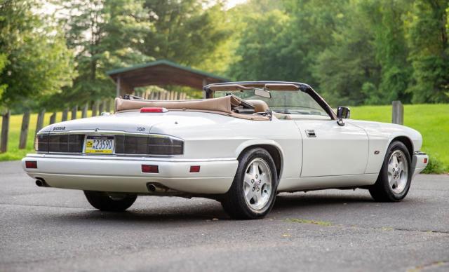 Jaguar Xjs image 5