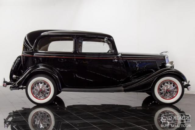 Ford Model 40 Deluxe Tudor image 3