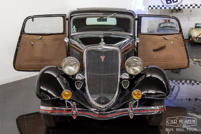 Ford Model 40 Deluxe Tudor image 8