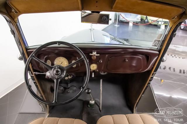 Ford Model 40 Deluxe Tudor image 2