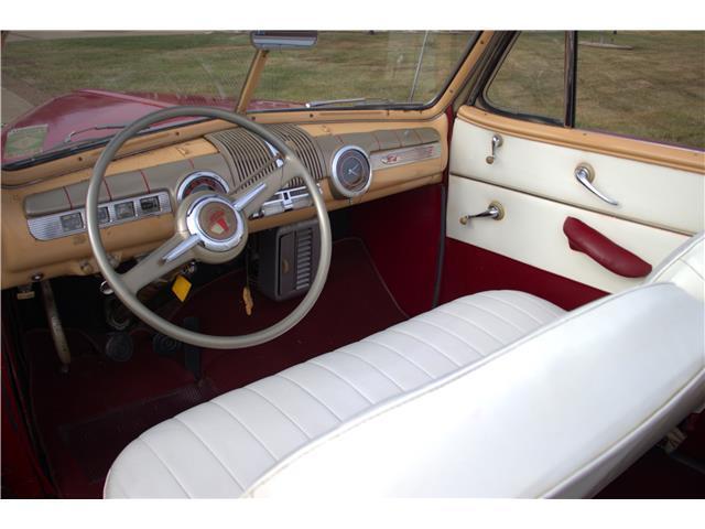 Ford Deluxe image 7