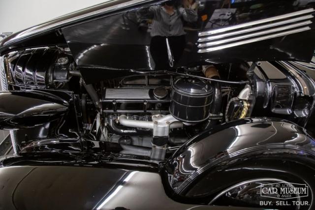 Cadillac Series 85 Twelve Convertible image 3